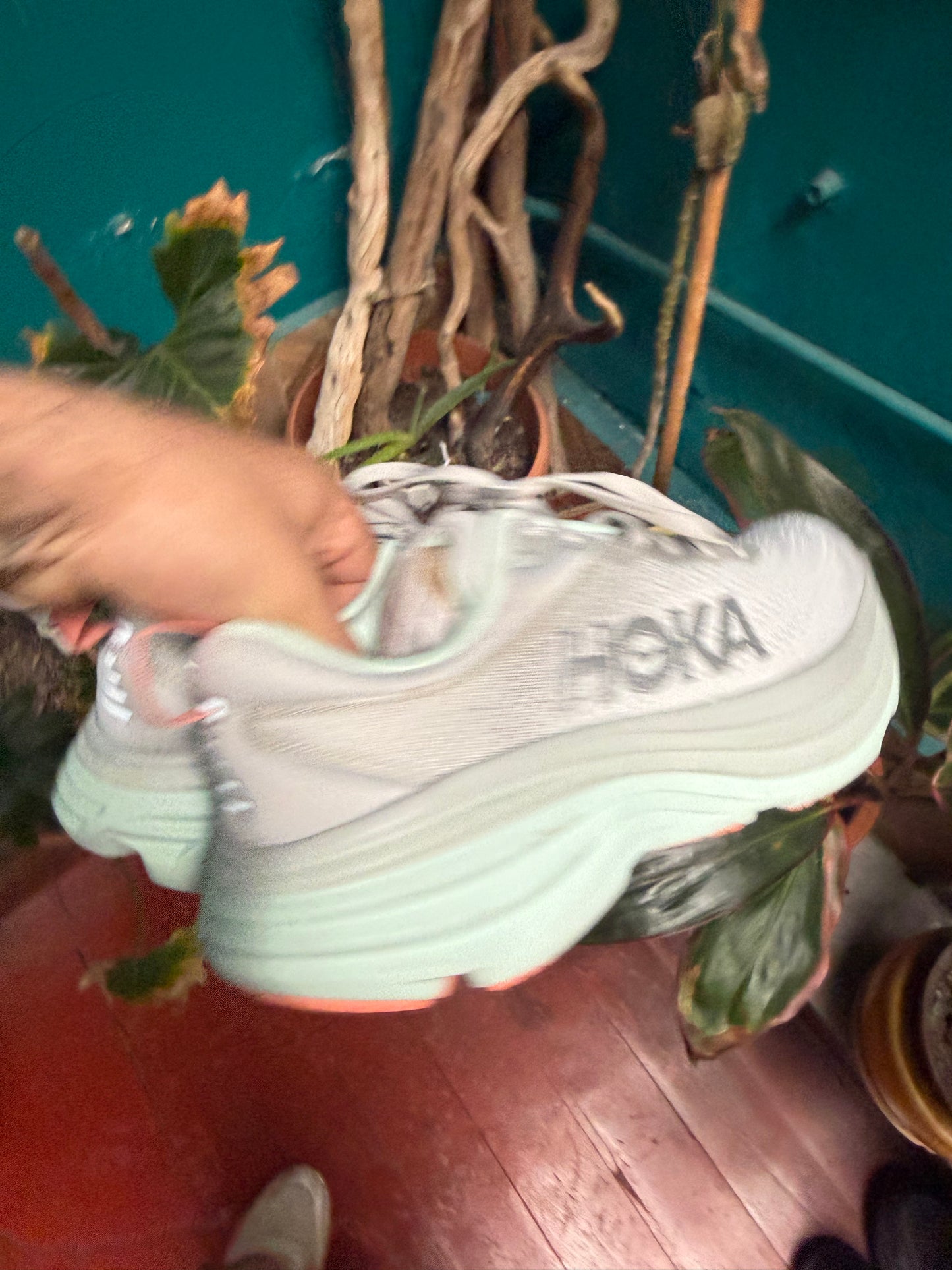 Remate Hoka bondi 8