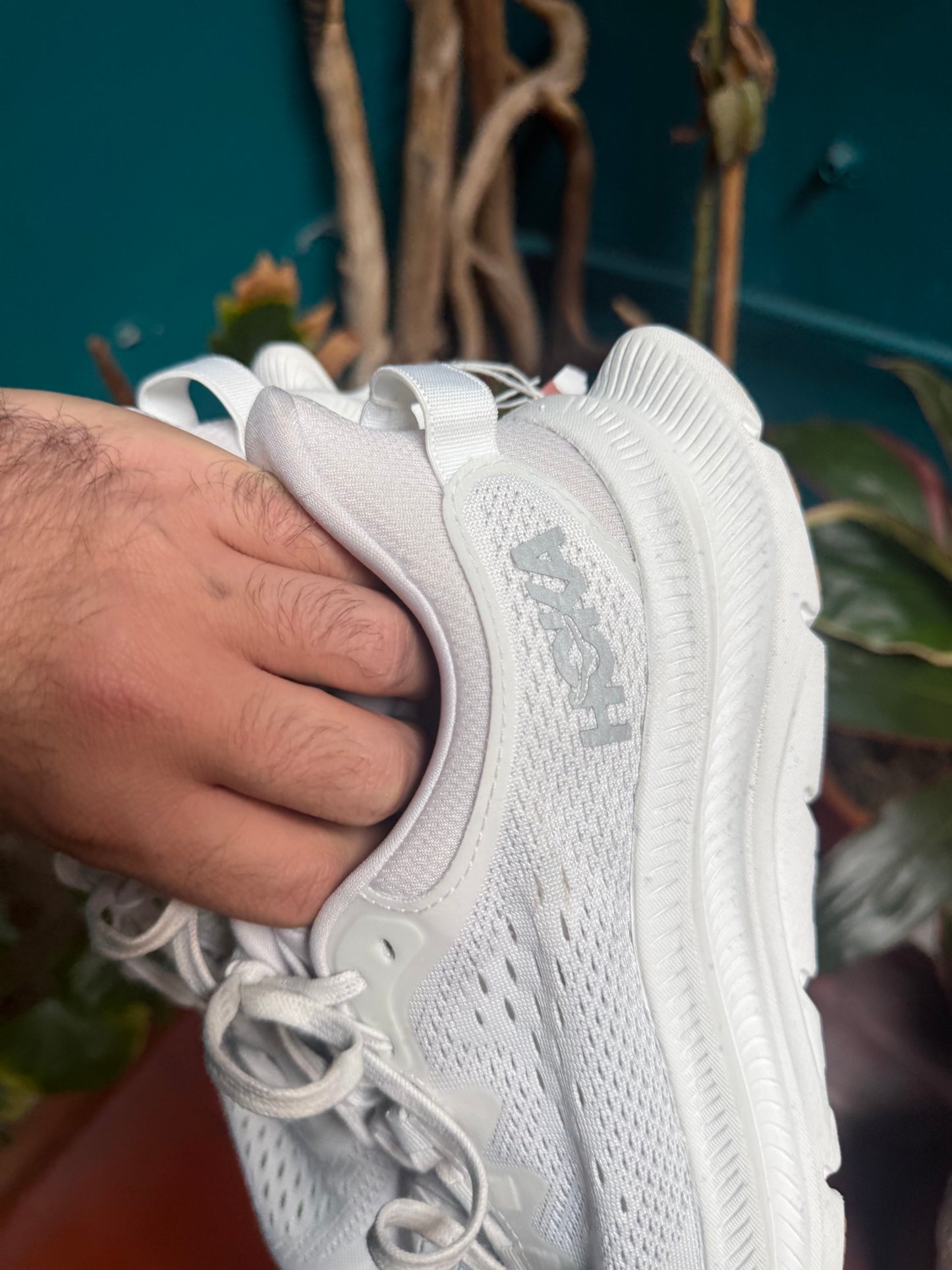Cyber: Zapatilla Hoka Kawana