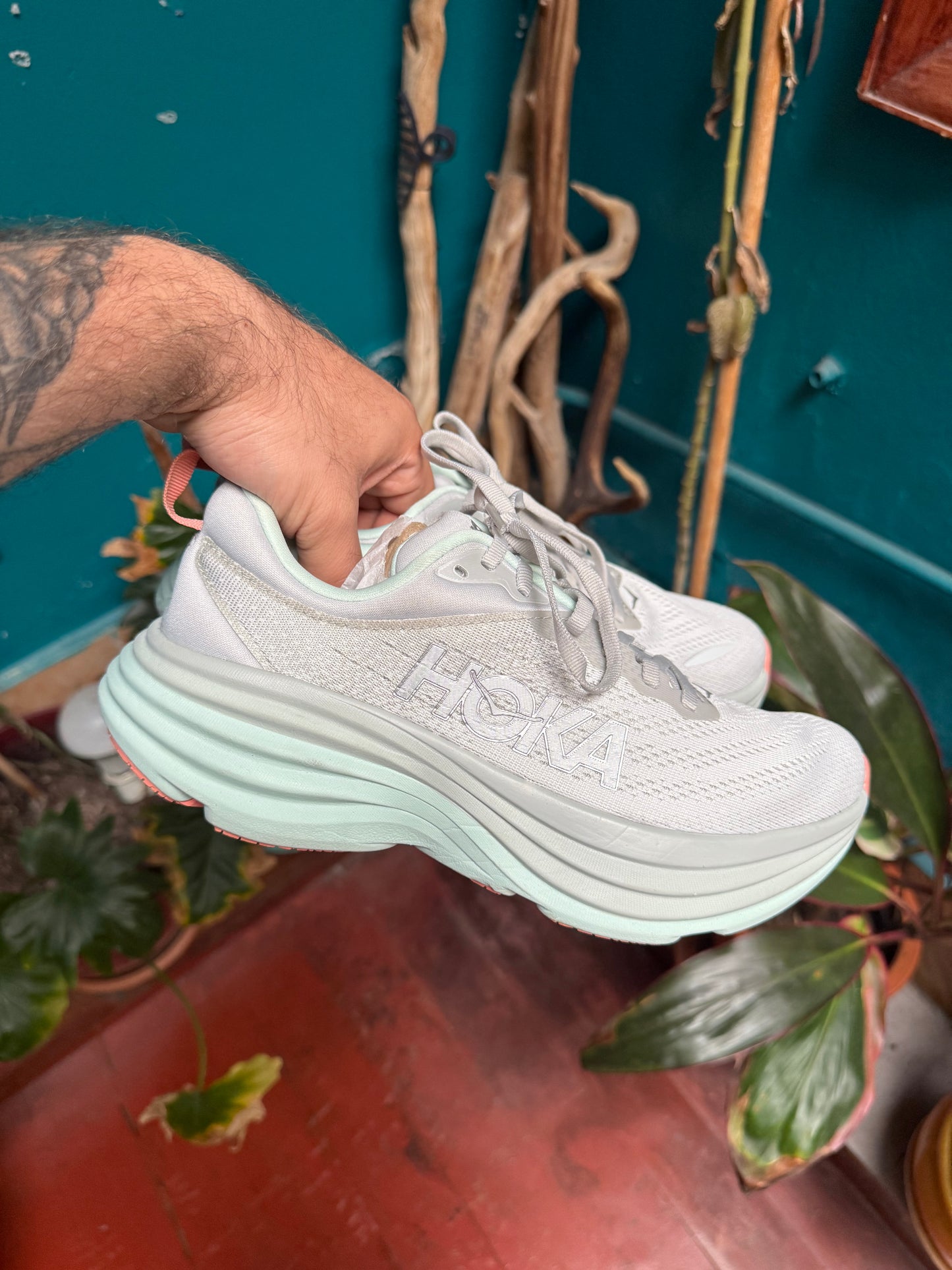 Remate Hoka bondi 8