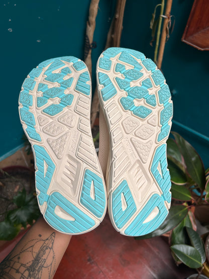 Zapatilla Hoka Arahi 7