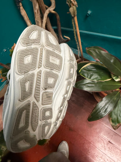 Remate Hoka Bondi 9