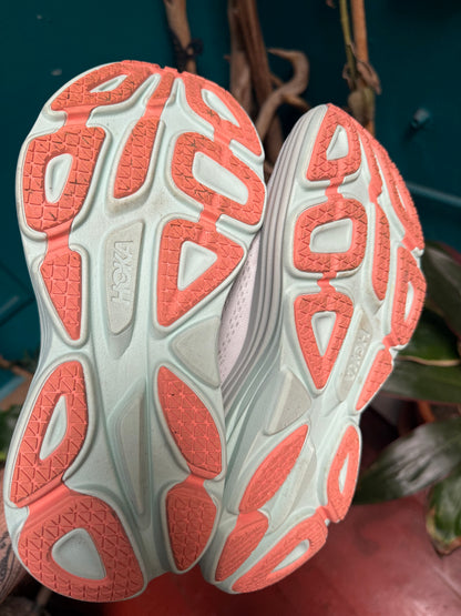 Remate Hoka bondi 8