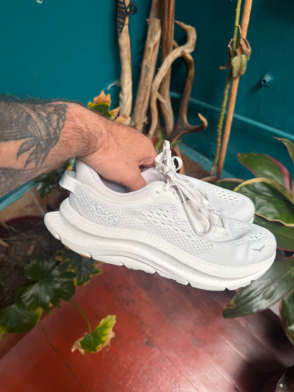 Cyber: Zapatilla Hoka Kawana