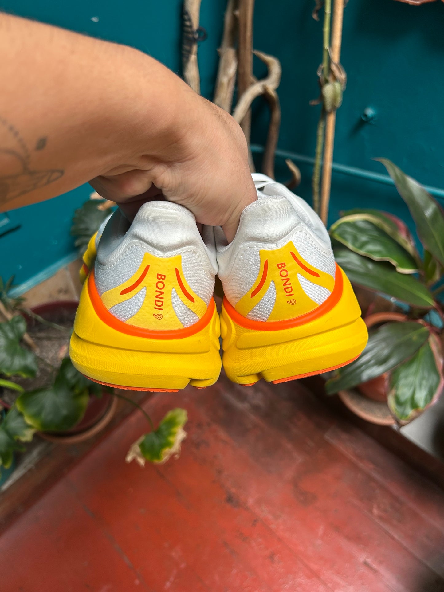 Zapatilla Hoka Bondi 9