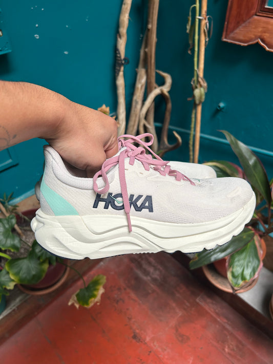 Zapatilla Hoka Arahi 8