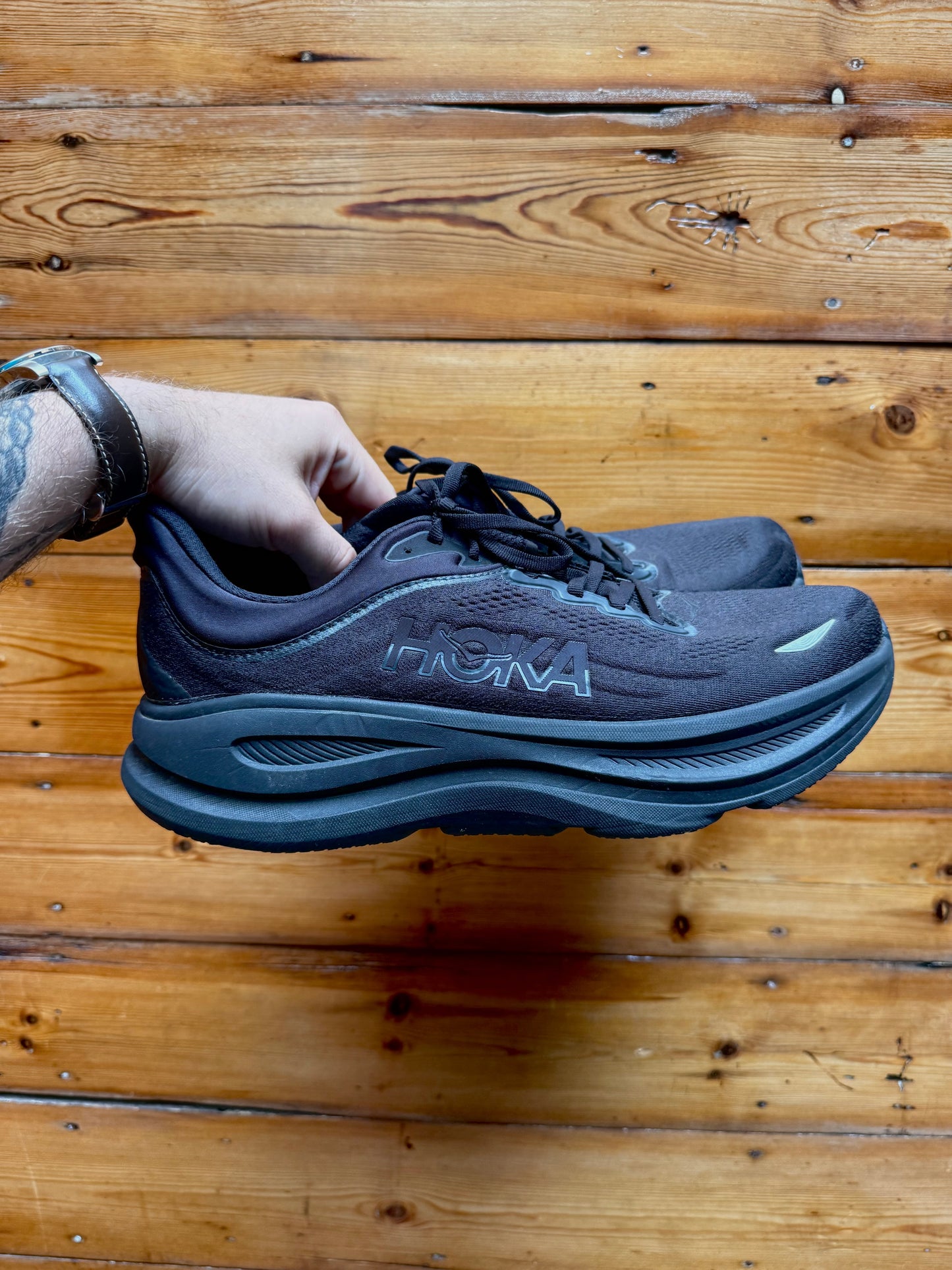 Remate Hoka bondi 9 negra